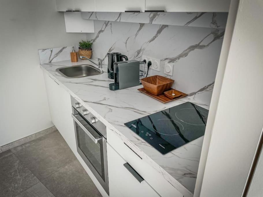 Suite Luxueuse Jacuzzi Suite Amantis By Noma Saint-Chamond Bagian luar foto