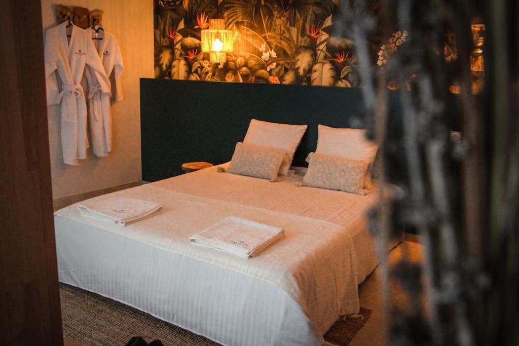 Suite Luxueuse Jacuzzi Suite Amantis By Noma Saint-Chamond Bagian luar foto